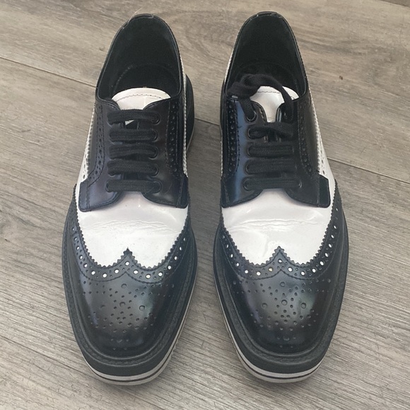PRADA
Bicolor Leather platform Oxfords / brogues - Picture 2 of 5